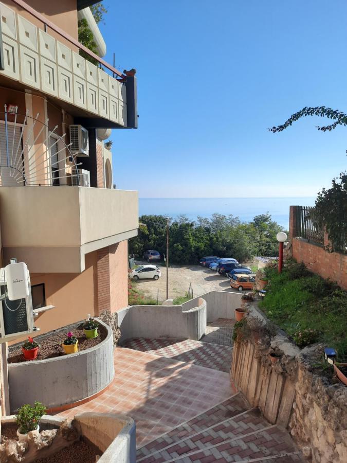 Torre Del Meridiano Casa Vacanze Centrale Termoli Buitenkant foto