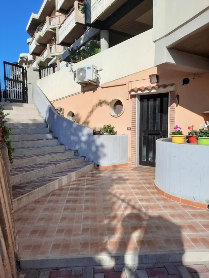 Torre Del Meridiano Casa Vacanze Centrale Termoli Buitenkant foto
