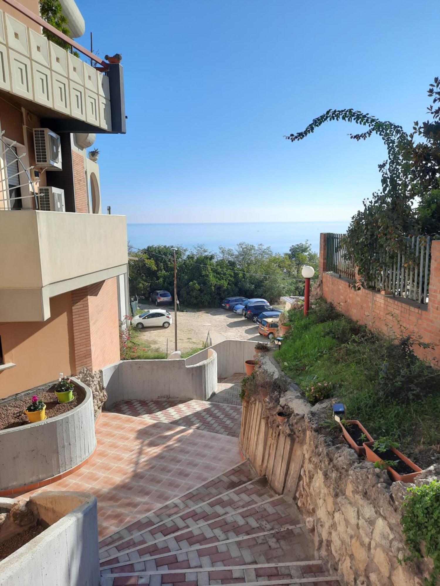 Torre Del Meridiano Casa Vacanze Centrale Termoli Buitenkant foto